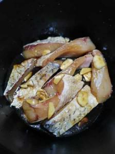 草鱼肉的口感与品质解析:鱼肉硬好还是嫩好?